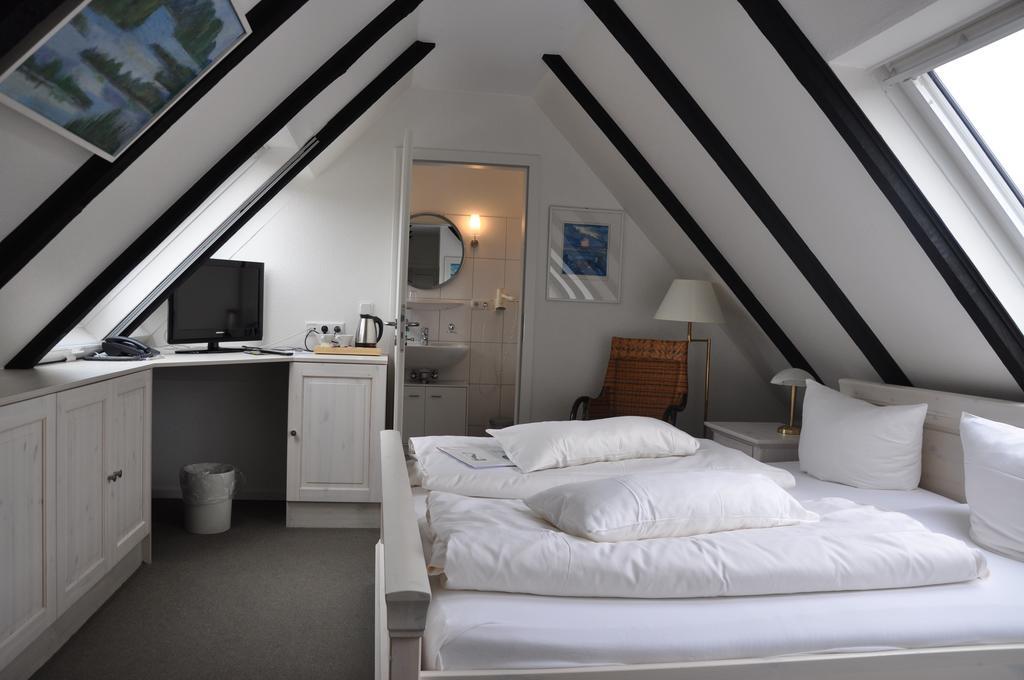 Hotel Witthus Gmbh & Cokg Greetsiel Bagian luar foto