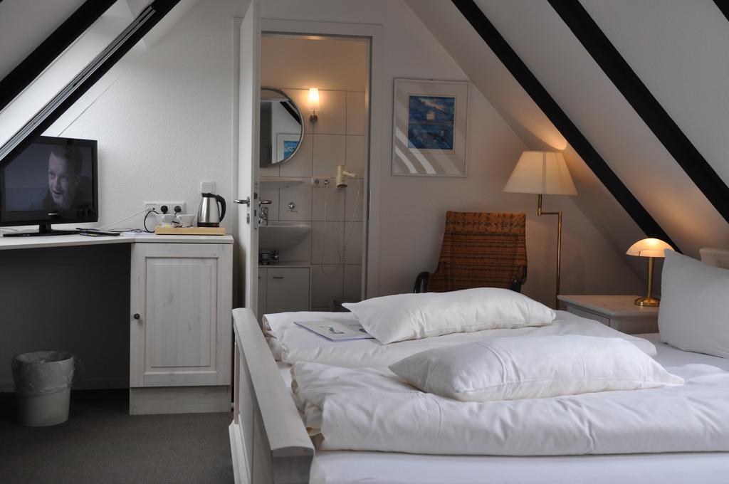 Hotel Witthus Gmbh & Cokg Greetsiel Bagian luar foto